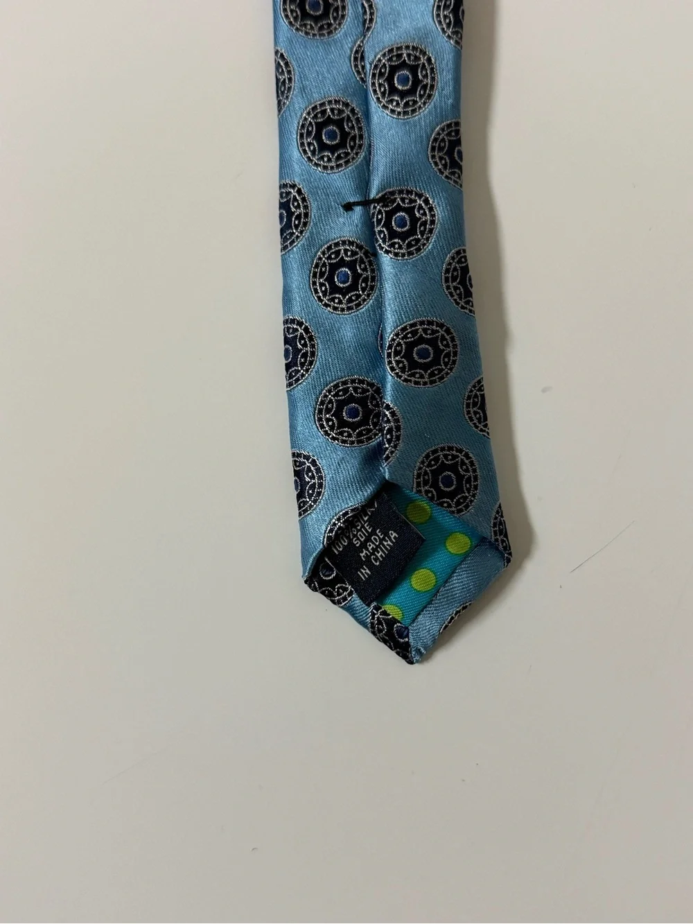 Ted‎ Baker Mens Silk Necktie Light Blue Circle Medallions Polka Dot Lining 58